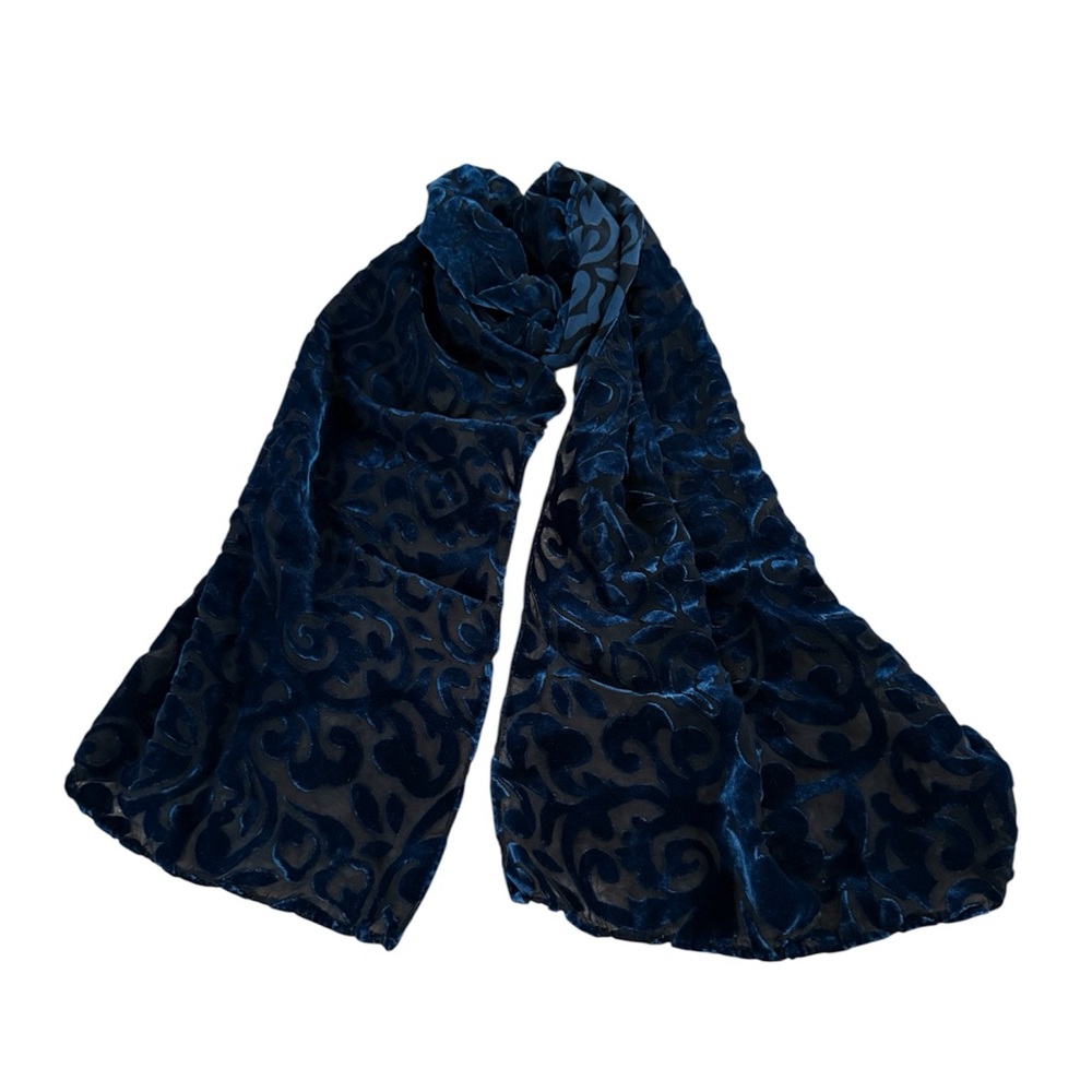 Elegant Blue Velvet Scarf